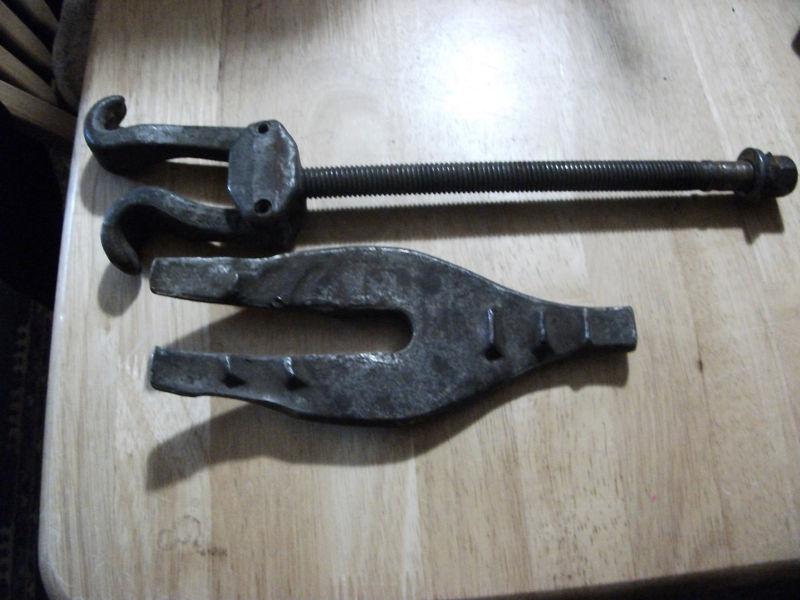 Coil spring cmpressor perfect for early mustangs