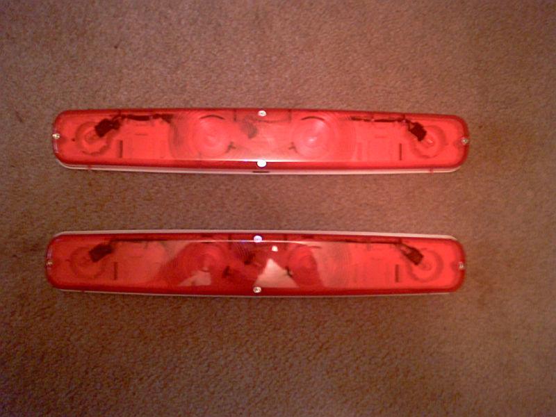 Sell RV / UTILITY TRAILER / GOLF CART / TRUCK CAP TAIL LIGHTS in
