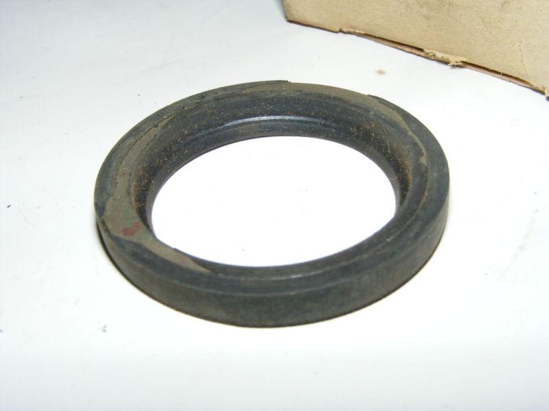 1949 50 51 52 53 54 55 FORD STEERING SECTOR SEAL NOS NEW OLD STOCK 8A-3591-A, US $3.99, image 2