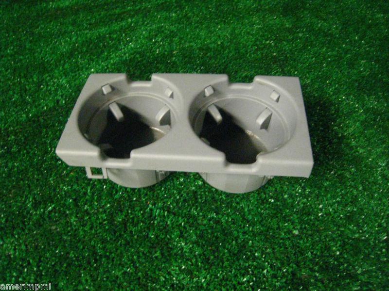 2003 bmw 325xi e46 center console dual cup holder grey in color