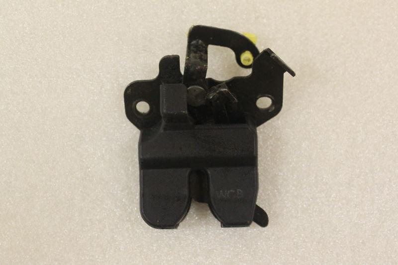 01 02 03 hyunadi elantra trunk lid latch lock sedan