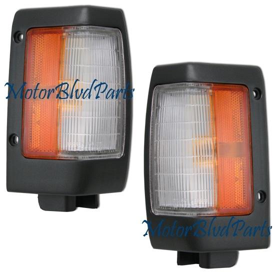 Sell 9097 NISSAN HARDBODY CORNER LIGHTS LAMPS RIGHT+LEFT in Ontario
