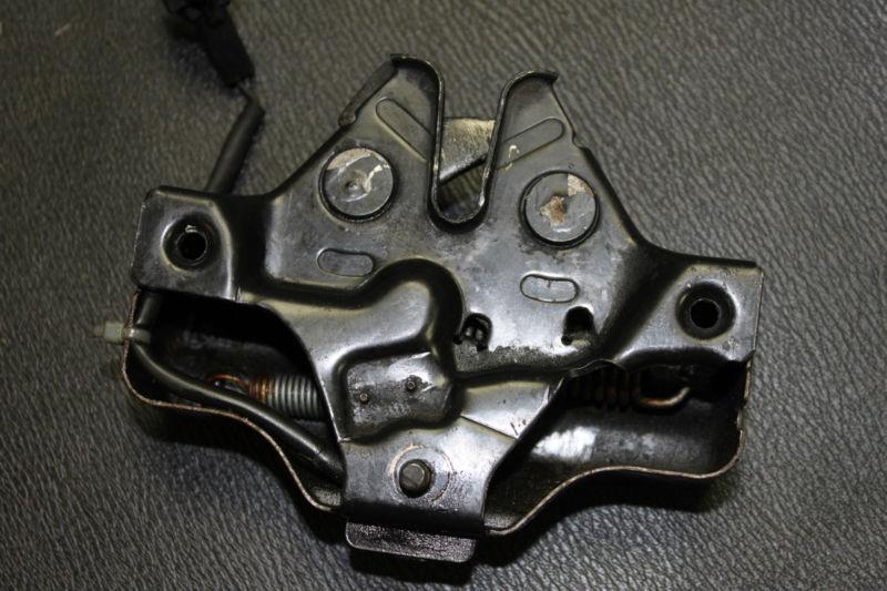 Sell Lexus LS400 Hood Latch, Used Working Condition! in Round Lake