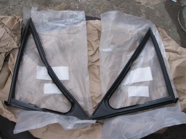 Datsun/nissan weatherstrip door ventilator rubber 1200 b110 ute b120 sunny truck