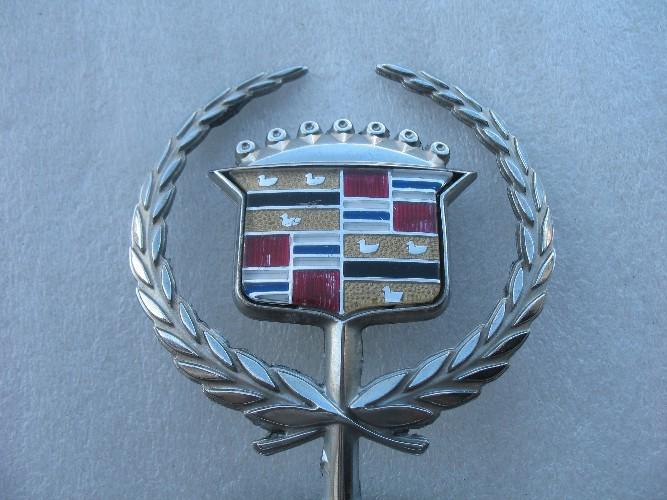 2001 CADILLAC DEVILLE DTS DHS FRONT HOOD CHROME EMBLEM LOGO BADGE 00 01 02 03 05, US $40.00, image 3