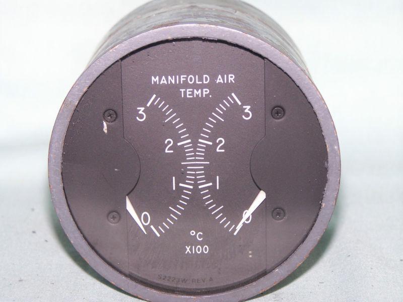 Dc-8 manifold air temperature gaue -- the lewis engrg. co.