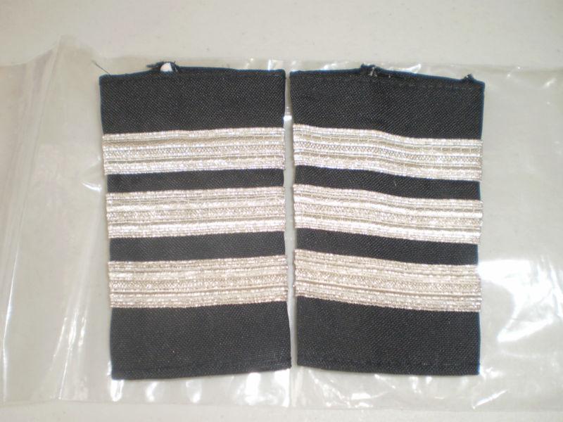 New pilot professional epaulets black with 3 silver bars