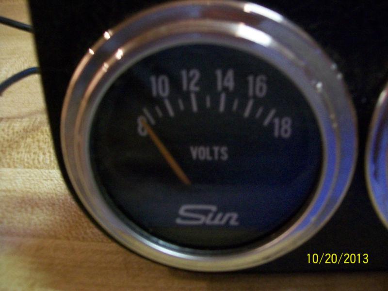SUN OIL & VOLT, LIGHTED 2