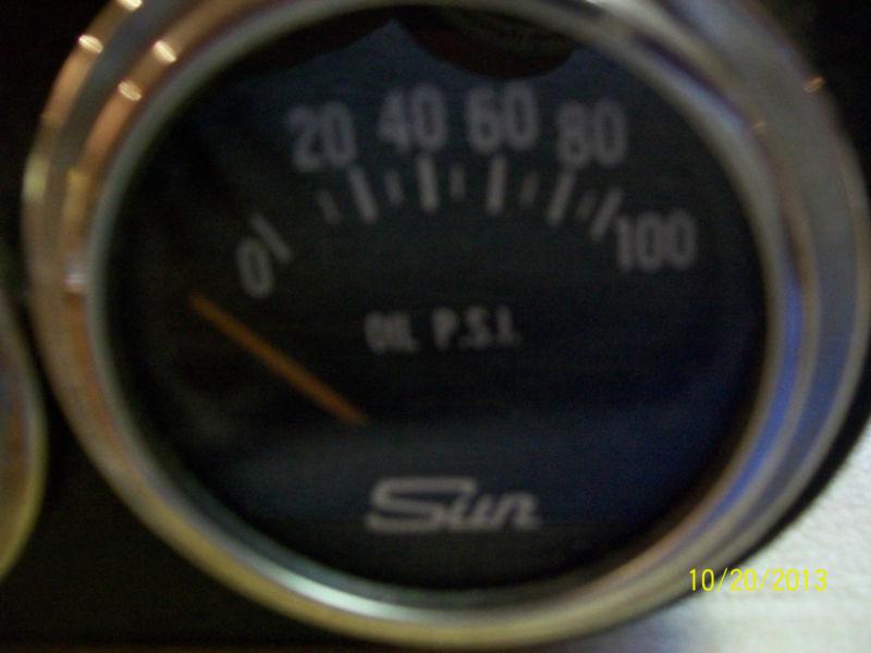 SUN OIL & VOLT, LIGHTED 2