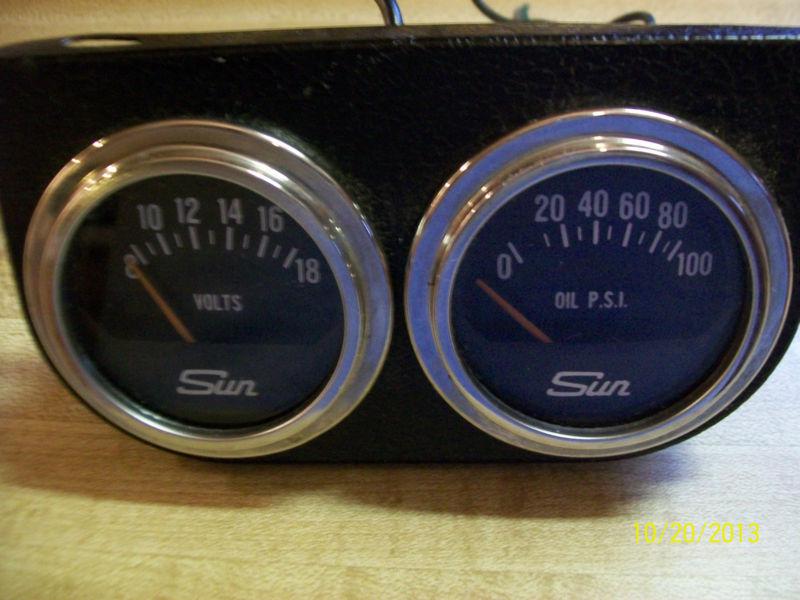 SUN OIL & VOLT, LIGHTED 2