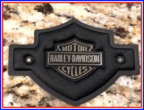 Harley davidson.. padded bar &amp; shield sissy bar emblem \ medallion: discontinued