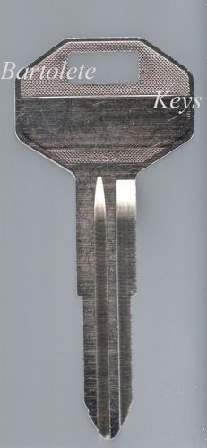Key blank fits 1995 1996 1997 1998 1999 2000 2001 mitsubishi fuso van wagon