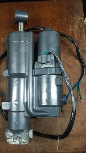 Yamaha 4-stroke trim and tilt unit 70hp, 75hp, 90hp 2006 and up 6d8-43800-01-8d