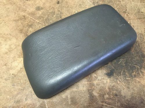 E3j3 1999-2005 grand am center armrest console lid gray oem 99 00 01 02 03 04 05