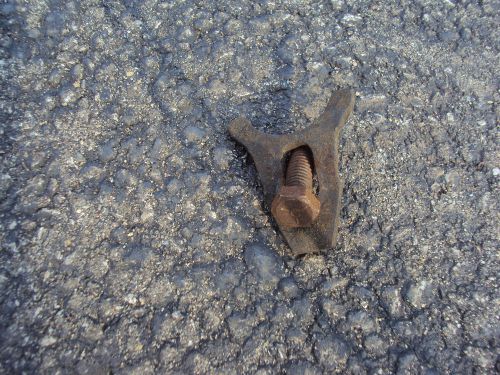 Ss chevelle nova impala z28 vette impala el camino distributor hold down bracket