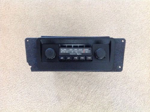 Vintage volvo sr-2120 am fm radio oem