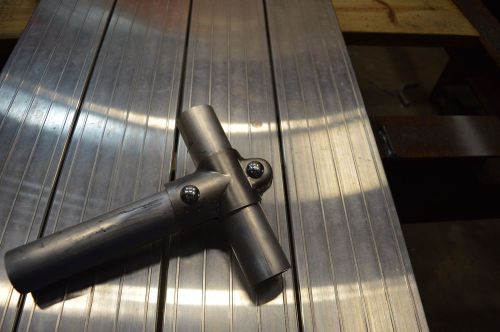 Aluminum cross-arm clamp for dock / pier poles