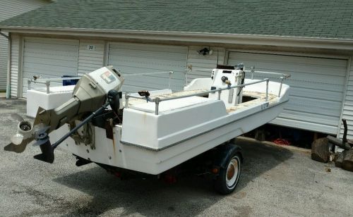 Tri hull deck boat. would be great bow hunting boat with platform