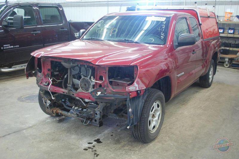 Front spindle / knuckle tacoma 1176326 05 06 07 08 09 10 11 12 rght frnt