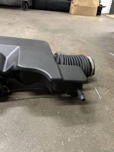 ⭐️2014-2020 Chevrolet GMC Engine Air Cleaner Intake Outlet Duct PN: 22738661 OEM, US $119.99, image 2