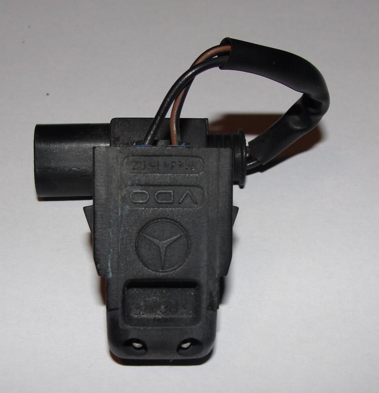 Purchase 2000 Mercedes Windshield Washer fluid squirter nozzle Used OEM