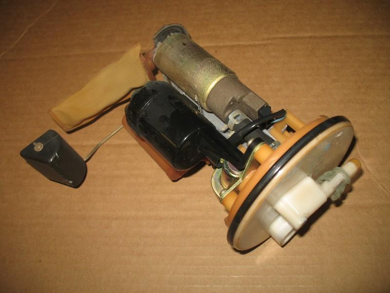 Purchase 1999 2000 2001 LEXUS ES300 FUEL GAS TANK PUMP ASSEMBLY USED in
