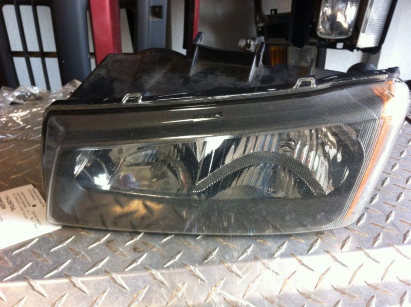 Chevy silverado & avalanche 03 04 headlight rh -side