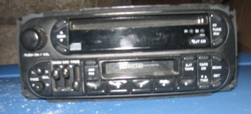 Chrysler 300m cd / tape radio player factory original part 99 00 01 02 03 04