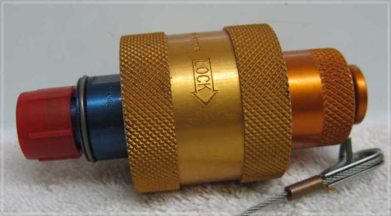 Aeroquip aircraft quick disconnect/connect hydraulic coupling