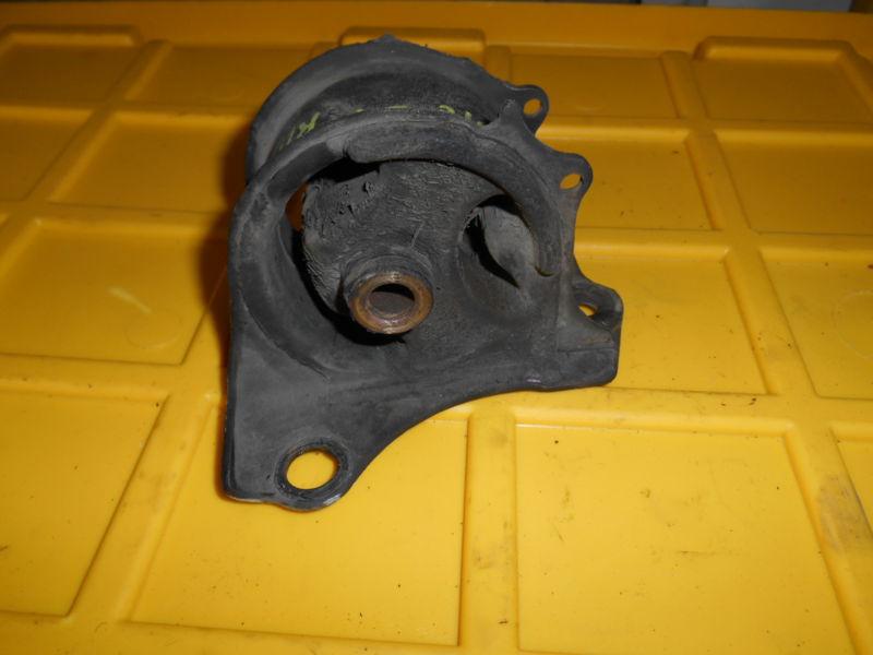 96-00 honda civic ex  front right f/r transmission mount bracket support #d-14