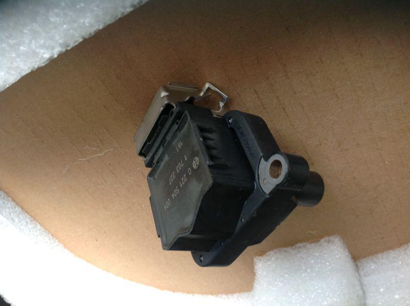 Bmw oem ignition coil 0221504004, 1703227