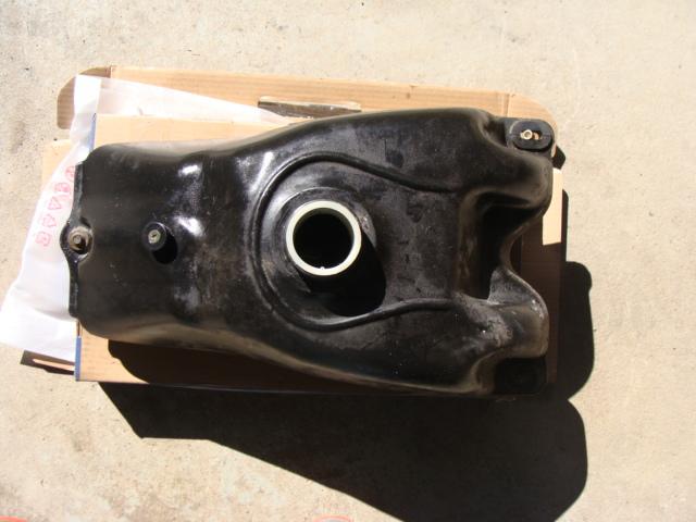 Raptor 660 gas tank 03