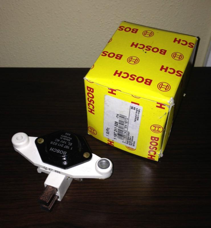 Bosch oem voltage regulator 1197311028 (fits: saab 9000)