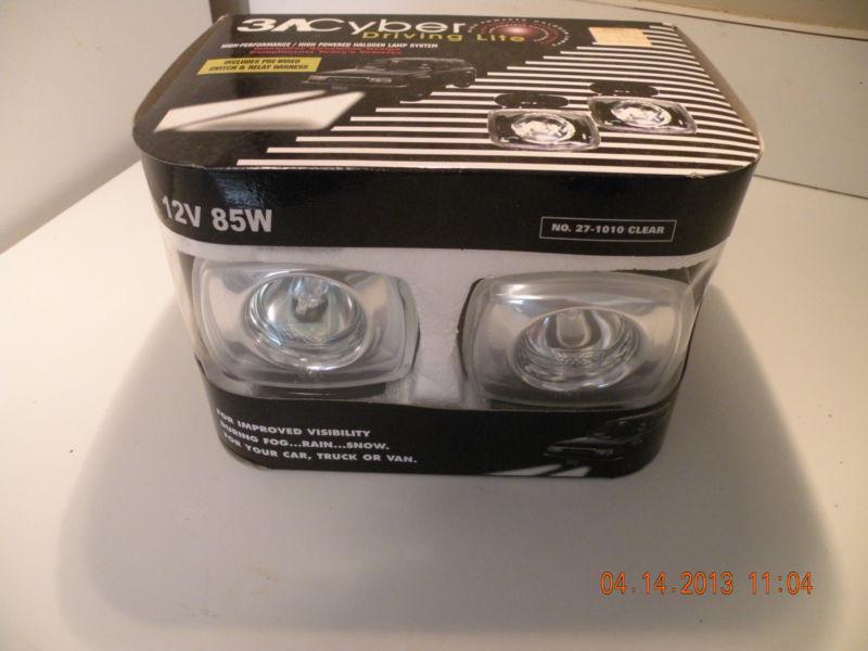 New in box pair of 3a cyber driving lite high powered halogen #27-1010 clear 12v