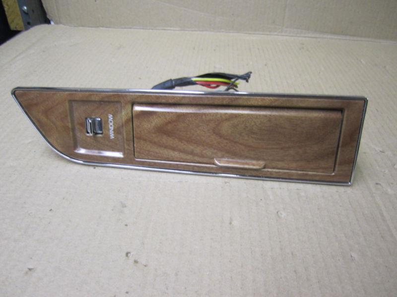 Purchase LINCOLN TOWN CAR 9094 1990REAR POWER WINDOW SWITCH & PANEL