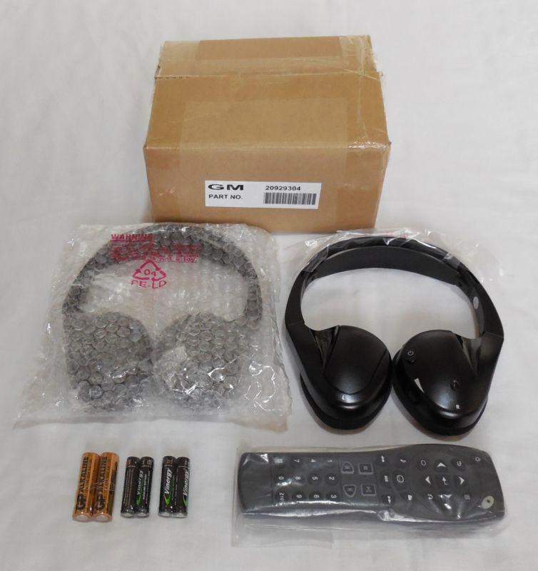 Gm dvd 2 wireless headphones fold flat and remote audio kit oem new**