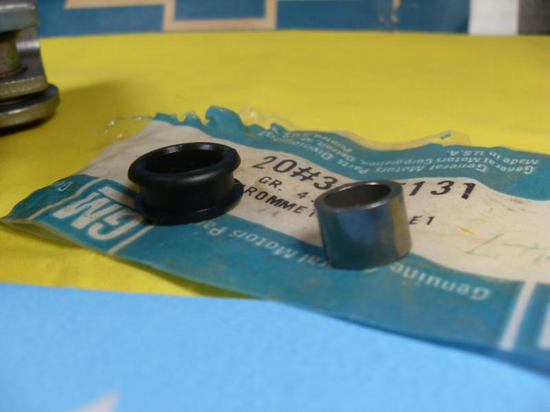 Nos 67-81 chevy camaro firebird shifter linkage 4 speed & powerglide grommet 