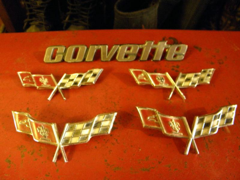 1977 corvette emblems