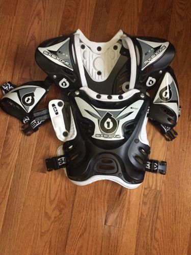 Sixsixone moto chest protector (661 defender 2.5 adult)
