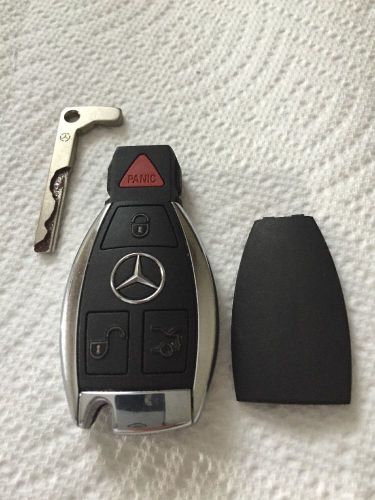 Oem mercedes benz smart key / keyless entry remote 4 button key fob fcc: iyzdc07