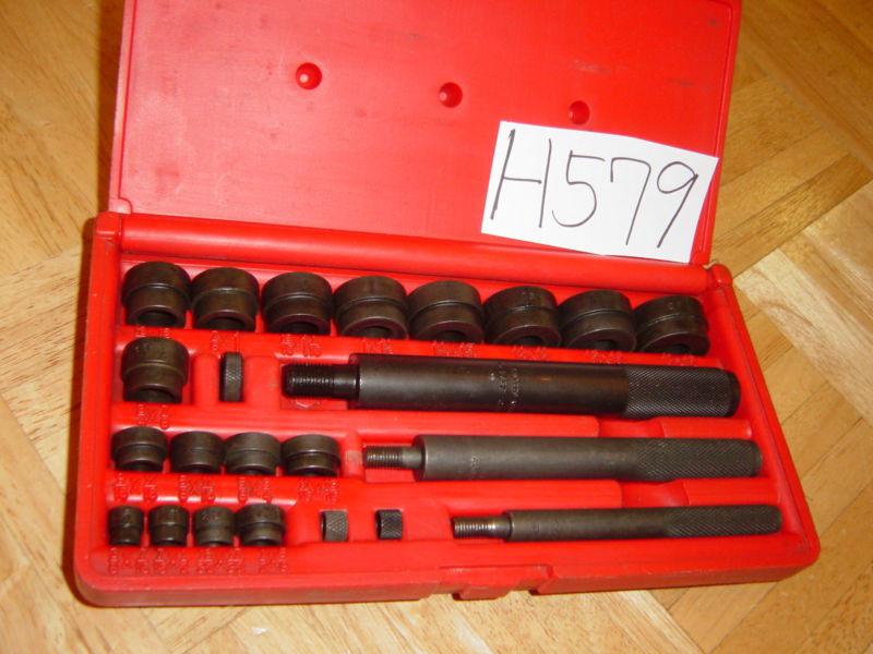 Buy SNAP ON TOOLS 22 PIECE STANDARD DUTY BUSHING DRIVER SET A157C in