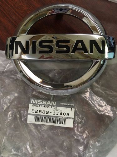 Nissan emblem