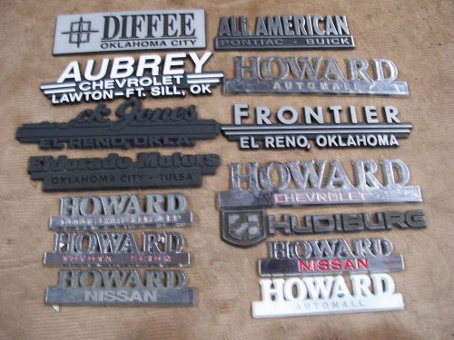 Dealer plastic trunk logo&#039;s script mix lot ornament emblem