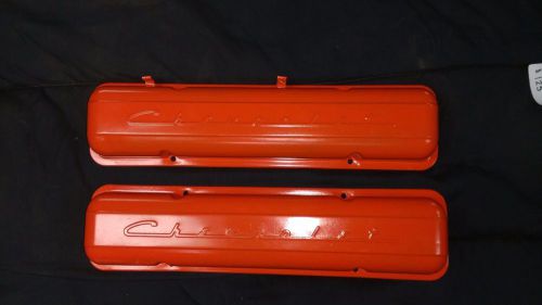 Chevy script staggard bolt pattern  valve covers
