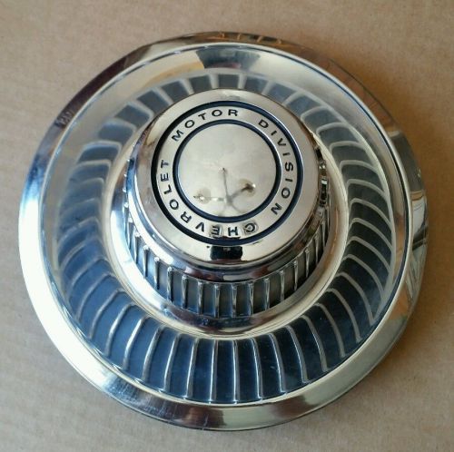 Chevrolet motors division 9&#034; vintage 1960s chrome automobile hubcap