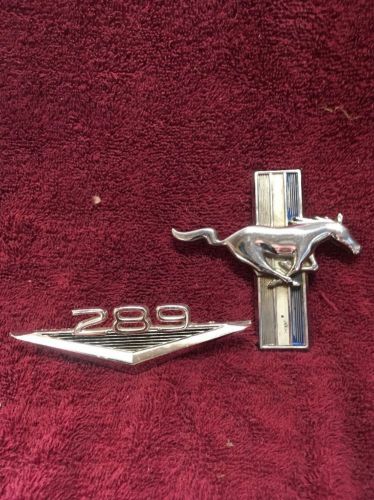 2 ford mustang emblem&#039;s 1960&#039;s vintage ford c4zb16c229 rh &amp; c3ob16c144a 289