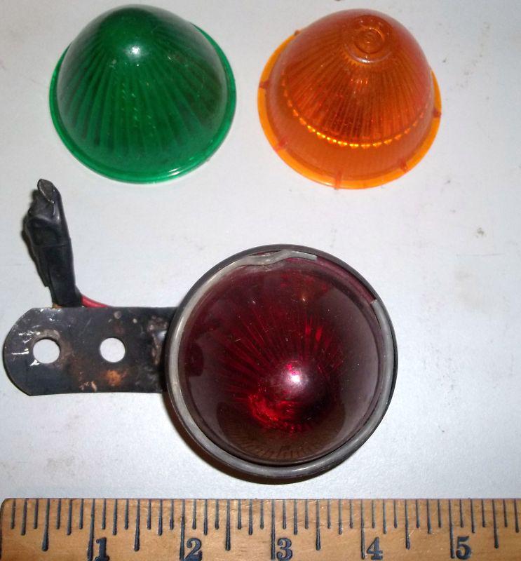 Vintage car tail light with 2 replaceable lenses, orange and green______4030/8 e