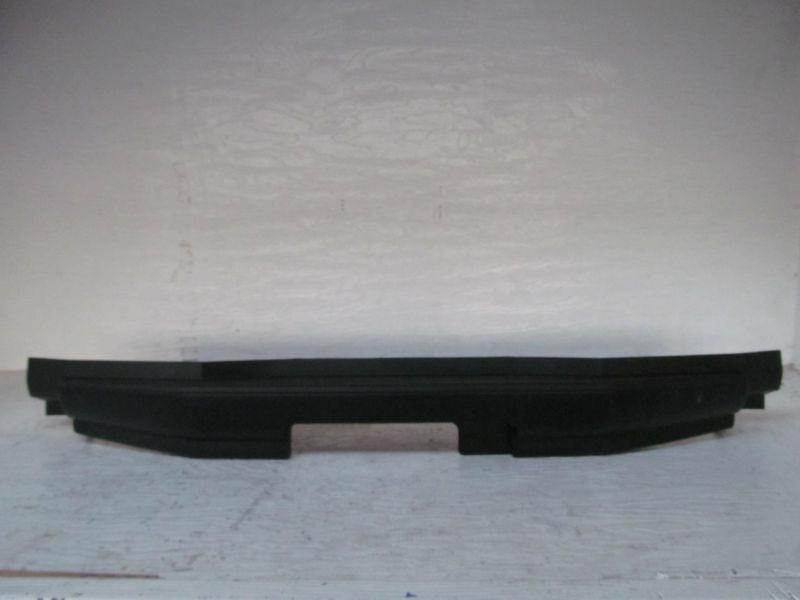 Infiniti qx56 rear bumper palstic center 04-08