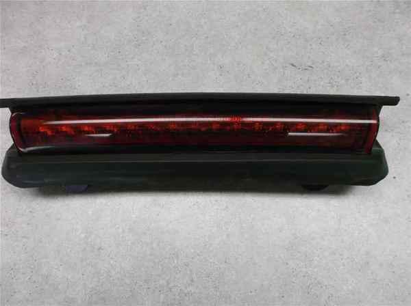 00-06 suburban tahoe yukon high mounted stop lamp oem