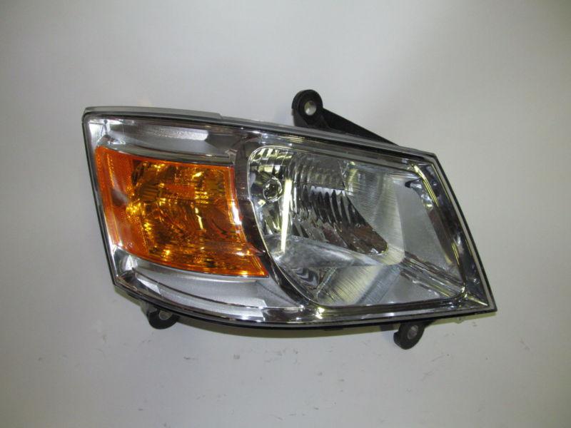 08 09 2010 dodge caravan oem right headlight nice!